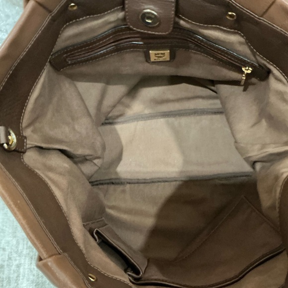 ✨💎MCM💎✨BROWN LEATHER BAG W/ UNBRANDED DUSTY AND GIFT! - Picture 3 of 16